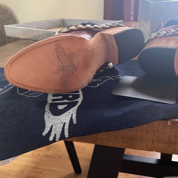 Freebird blade size 7, runs large (normal freebird sizing). BNIB! - Picture 7 of 8